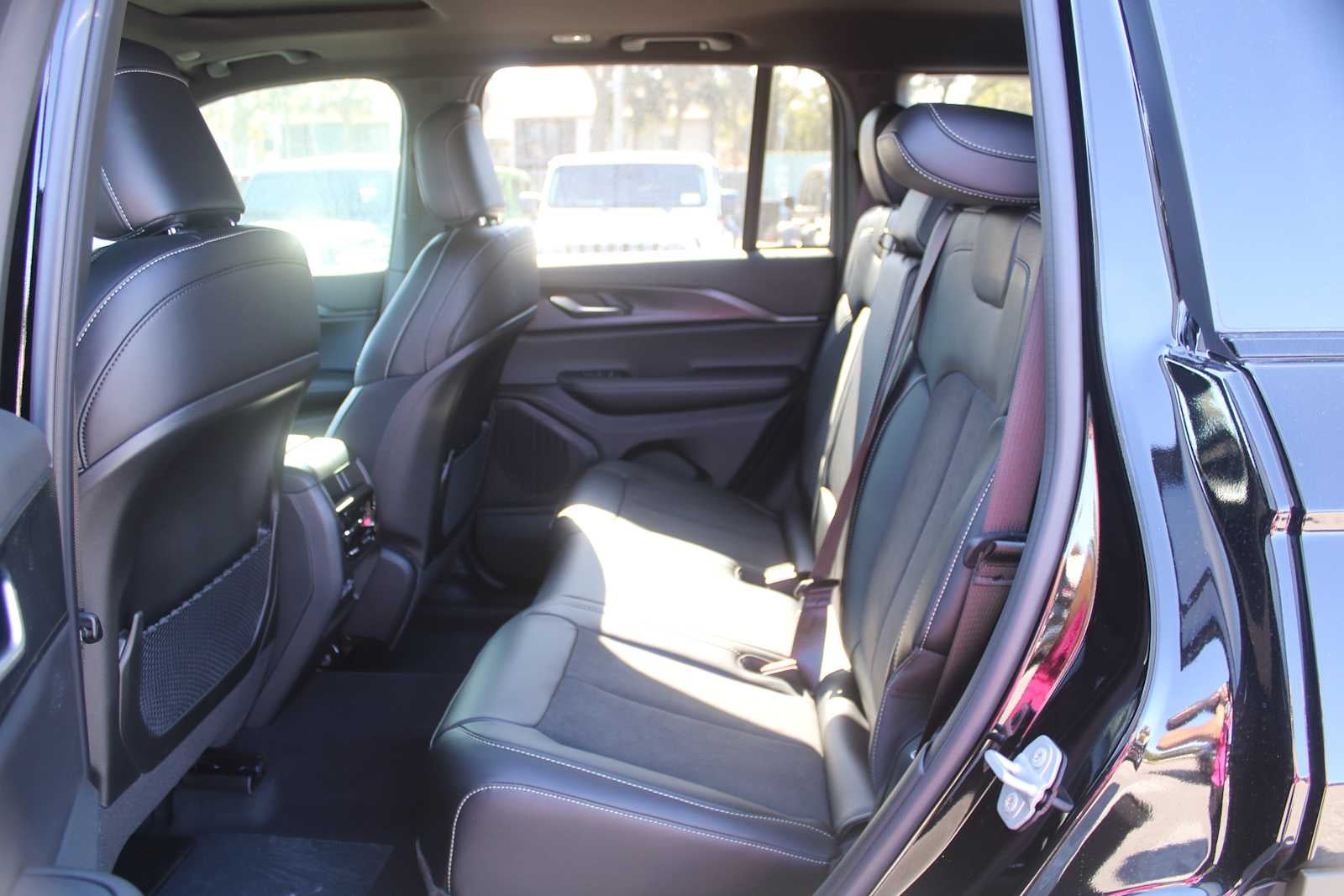 2025 Jeep Grand Cherokee GRAND CHEROKEE ALTITUDE X 4X2