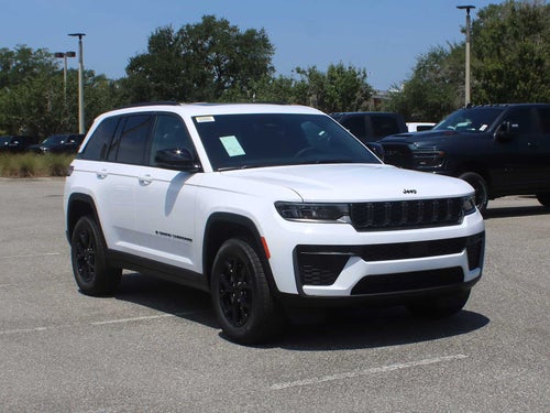 2026 Jeep Grand Cherokee Laredo Altitude