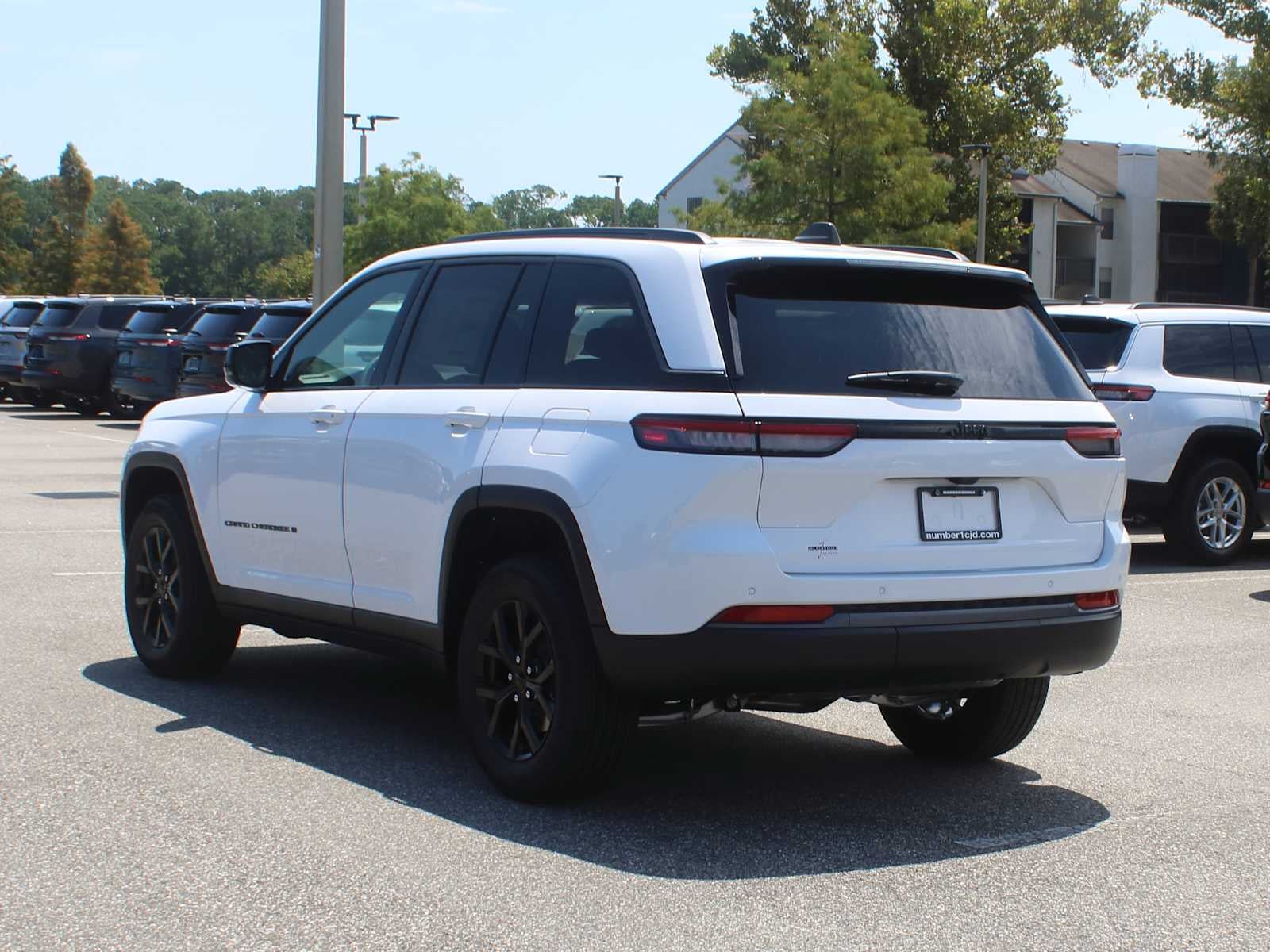 2026 Jeep Grand Cherokee Laredo Altitude