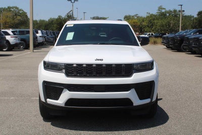 2026 Jeep Grand Cherokee Laredo Altitude