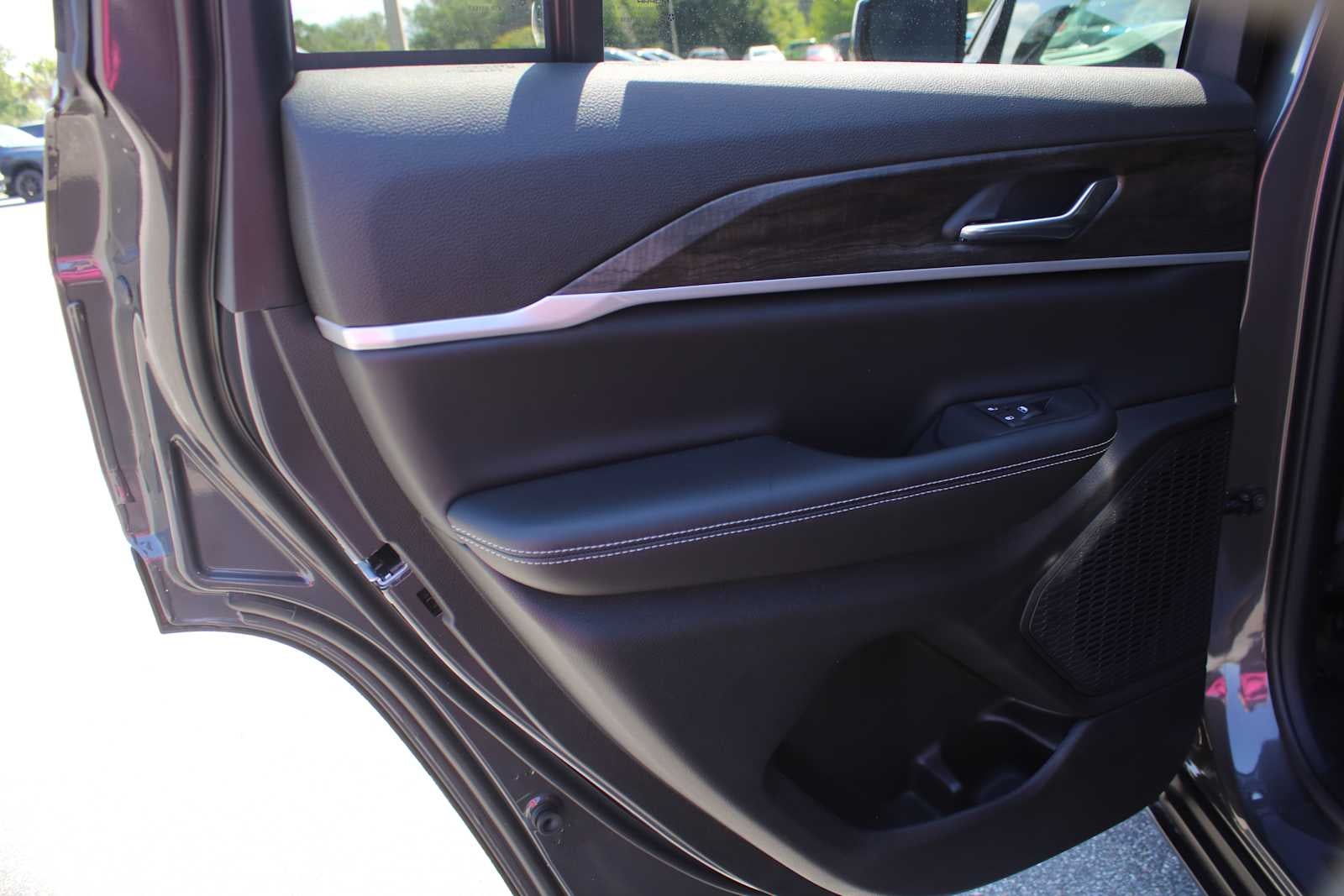 2026 Jeep Grand Cherokee GRAND CHEROKEE LAREDO ALTITUDE 4X2