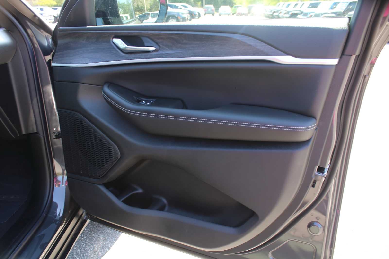 2026 Jeep Grand Cherokee GRAND CHEROKEE LAREDO ALTITUDE 4X2