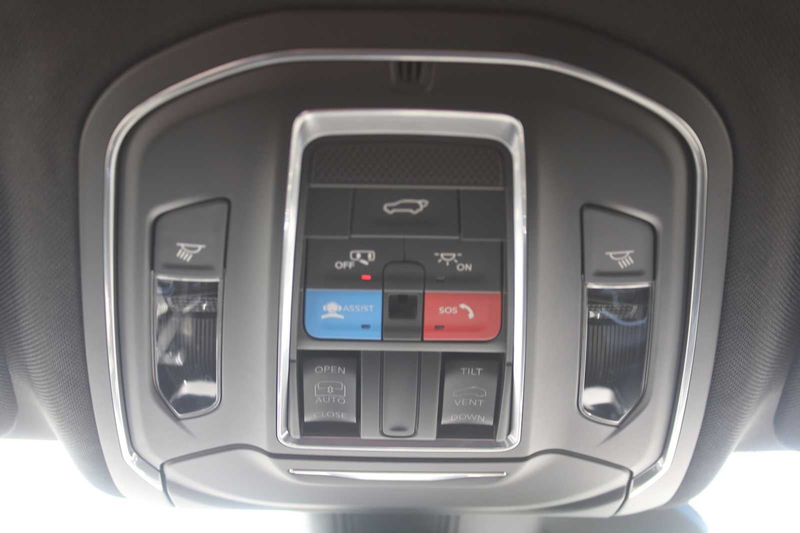 2026 Jeep Grand Cherokee GRAND CHEROKEE LAREDO ALTITUDE 4X2