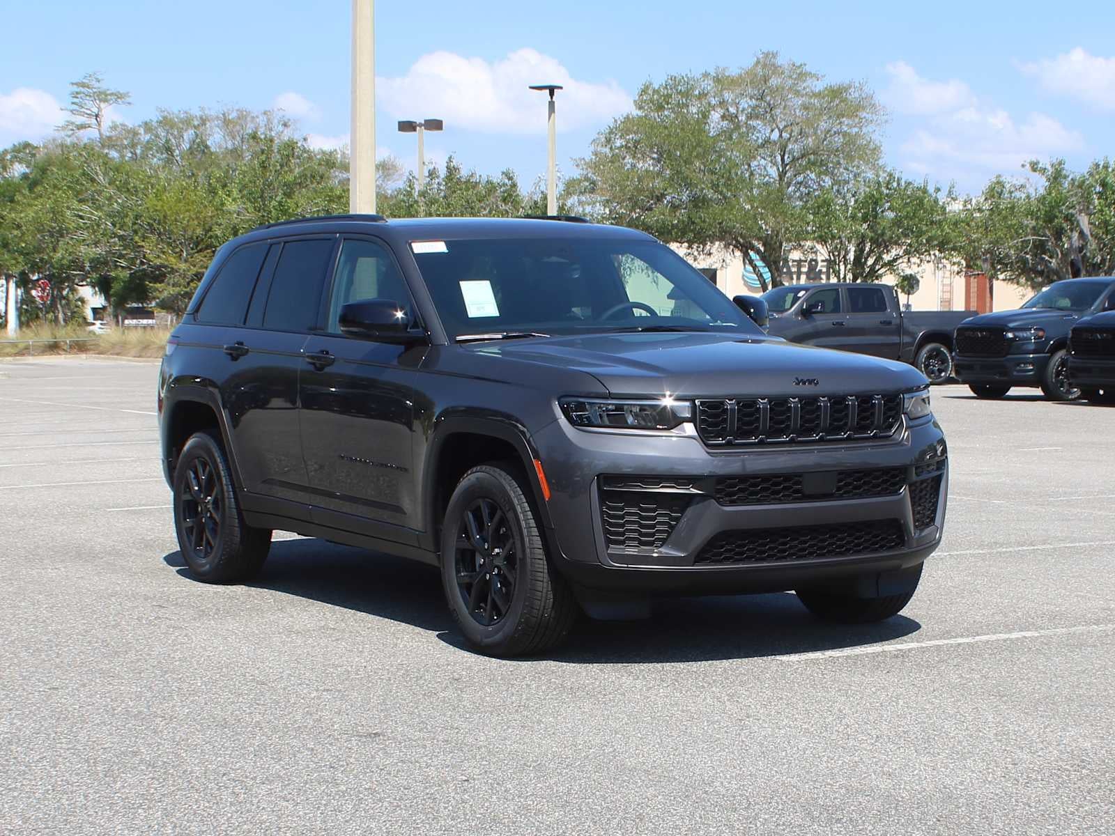 2026 Jeep Grand Cherokee GRAND CHEROKEE LAREDO ALTITUDE 4X2