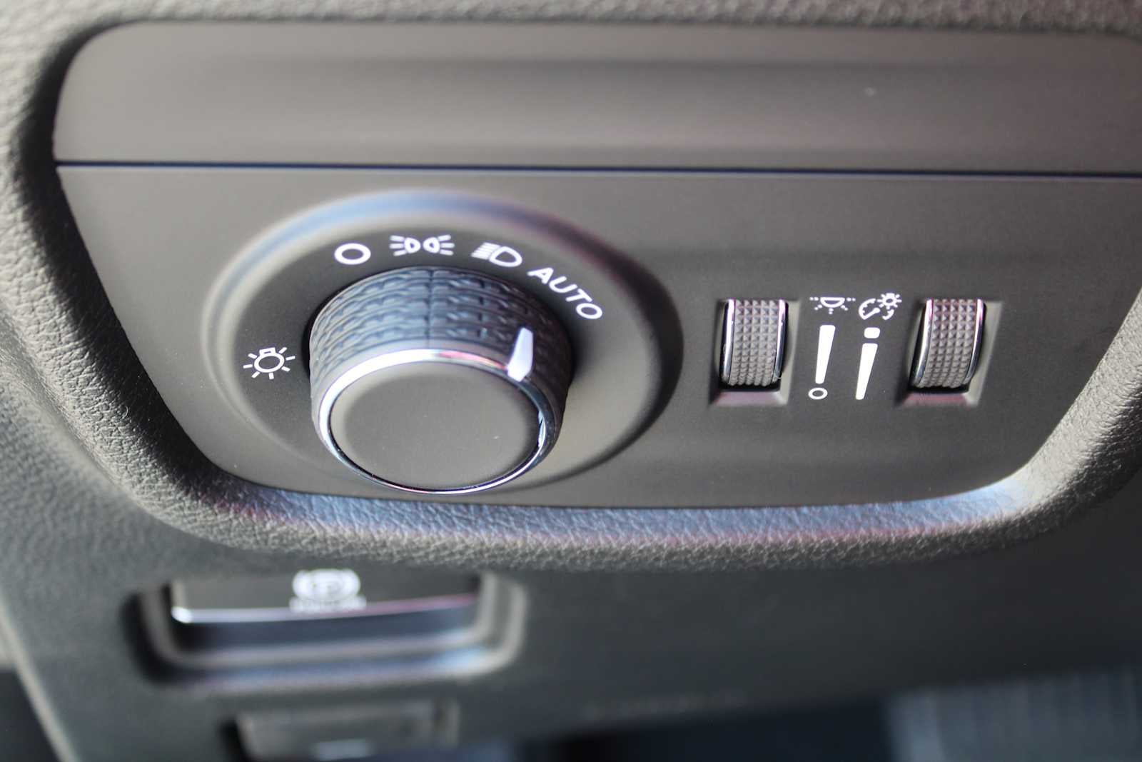 2026 Jeep Grand Cherokee GRAND CHEROKEE LAREDO ALTITUDE 4X2