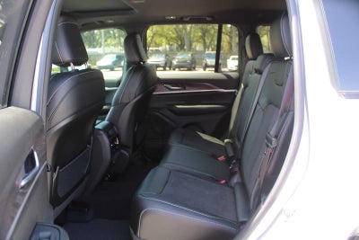 2026 Jeep Grand Cherokee Laredo Altitude