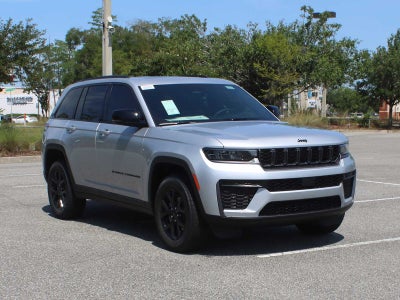 2026 Jeep Grand Cherokee Laredo Altitude