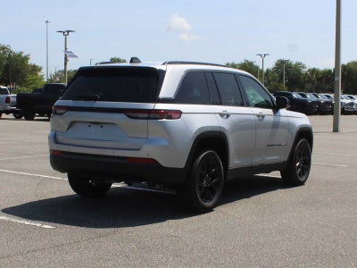 2026 Jeep Grand Cherokee Laredo Altitude