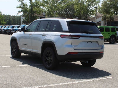 2026 Jeep Grand Cherokee Laredo Altitude