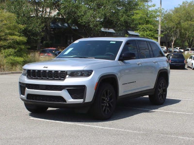 2026 Jeep Grand Cherokee Laredo Altitude