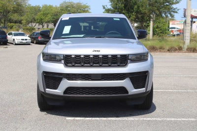 2026 Jeep Grand Cherokee Laredo Altitude