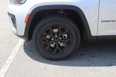 2026 Jeep Grand Cherokee Laredo Altitude