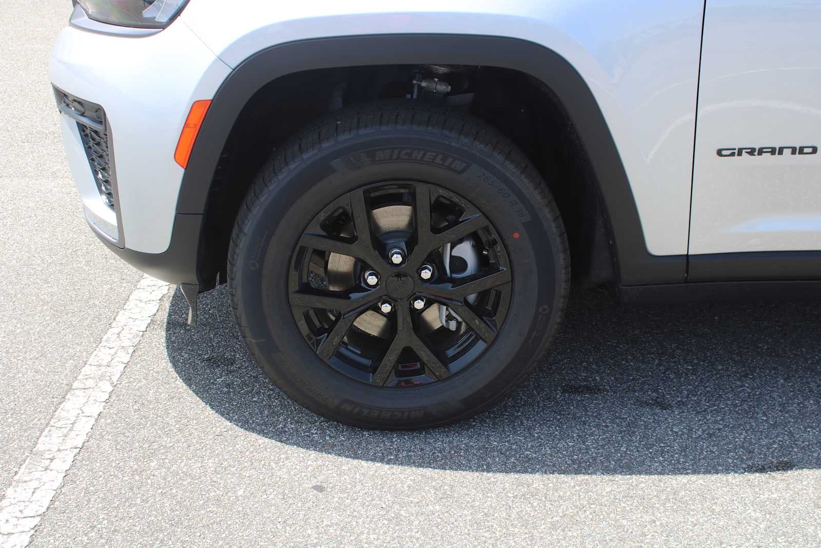 2026 Jeep Grand Cherokee Laredo Altitude