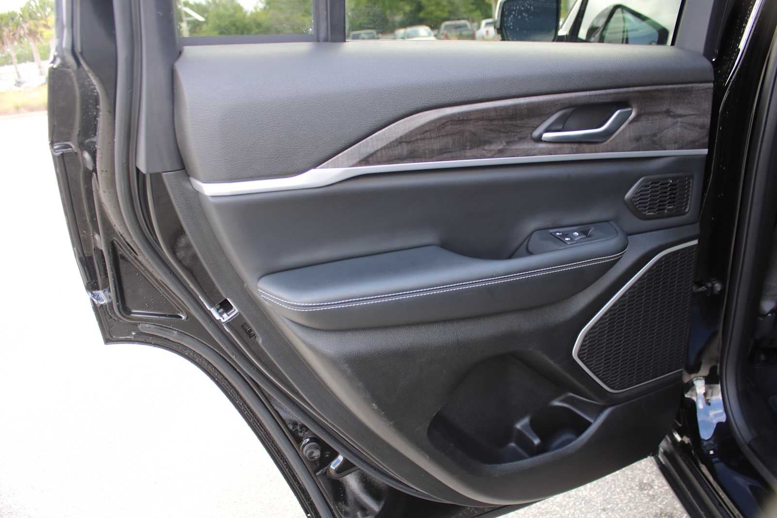 2022 Jeep Grand Cherokee Limited 4x2