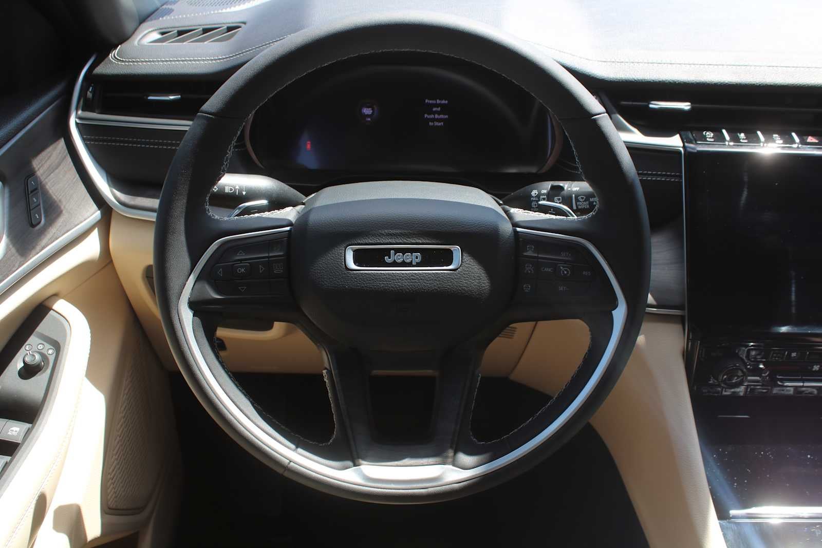 2025 Jeep Grand Cherokee Limited 4x2