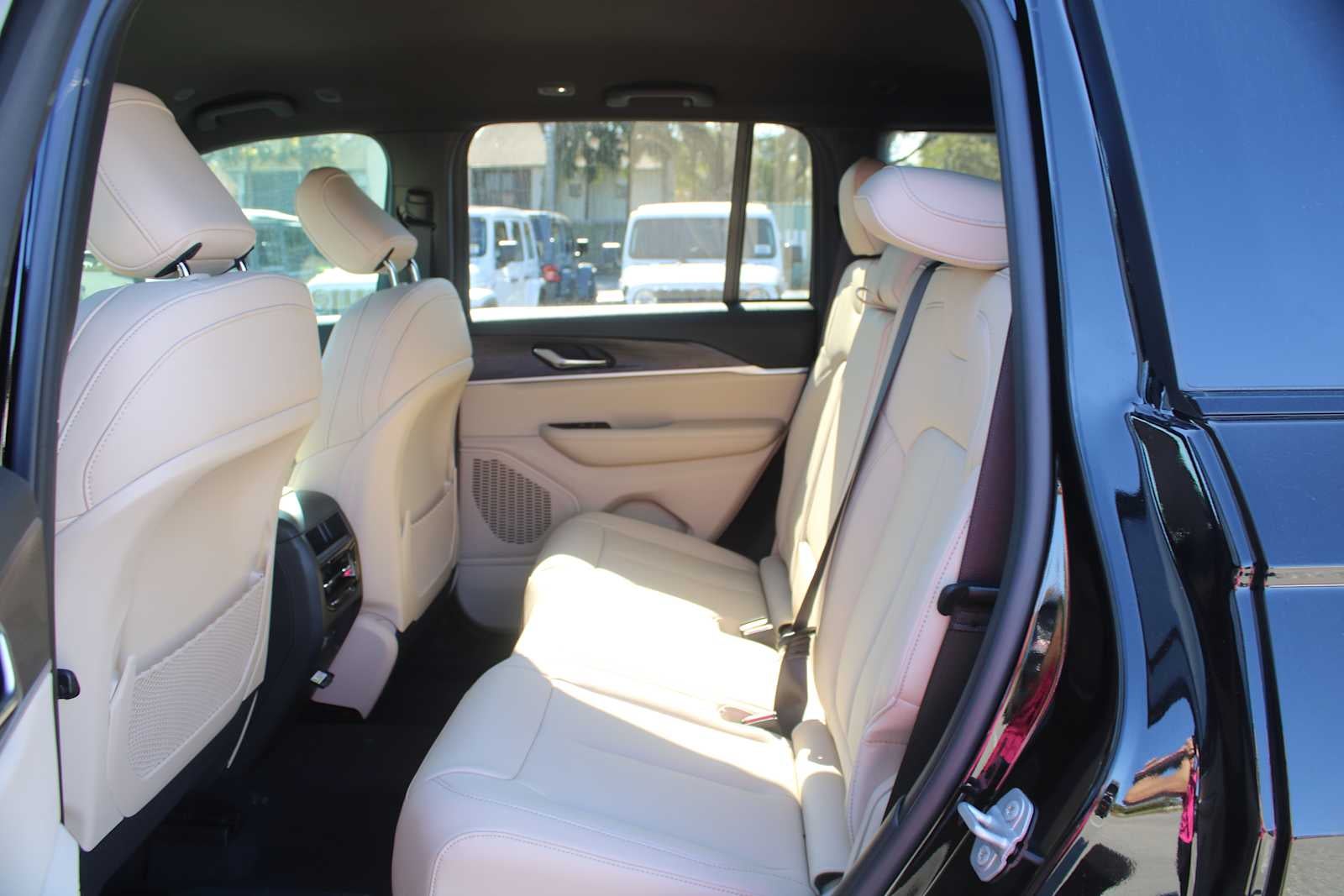 2025 Jeep Grand Cherokee GRAND CHEROKEE LIMITED 4X2