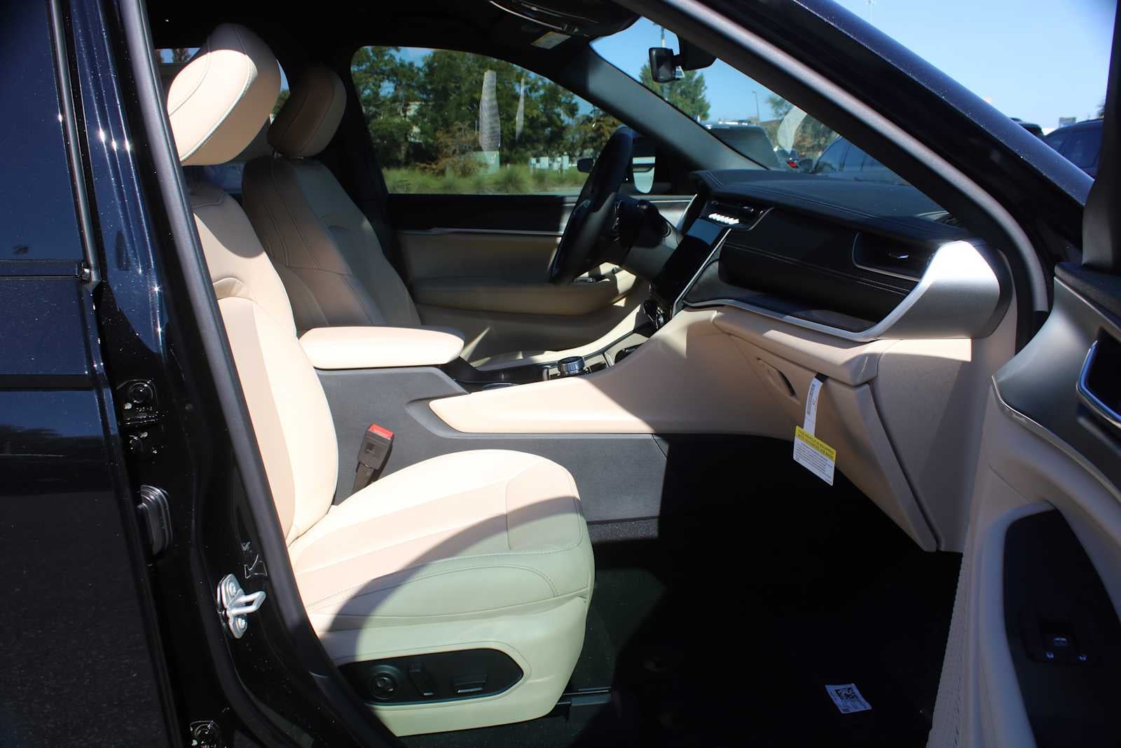 2025 Jeep Grand Cherokee GRAND CHEROKEE LIMITED 4X2