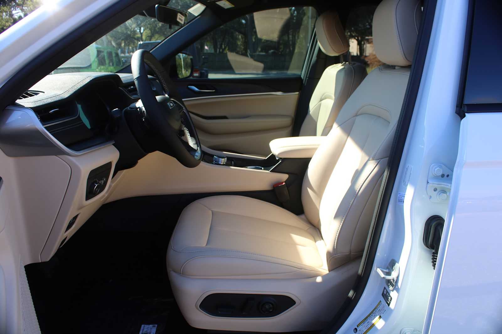 2025 Jeep Grand Cherokee GRAND CHEROKEE LIMITED 4X2