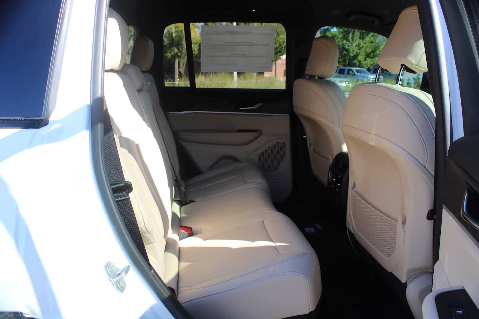 2025 Jeep Grand Cherokee GRAND CHEROKEE LIMITED 4X2