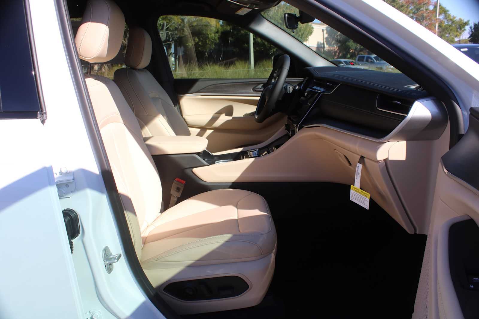 2025 Jeep Grand Cherokee GRAND CHEROKEE LIMITED 4X2