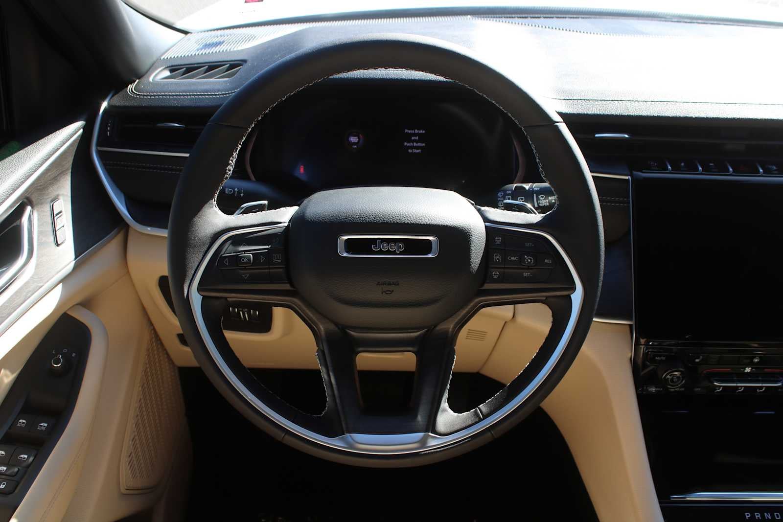 2025 Jeep Grand Cherokee GRAND CHEROKEE LIMITED 4X2