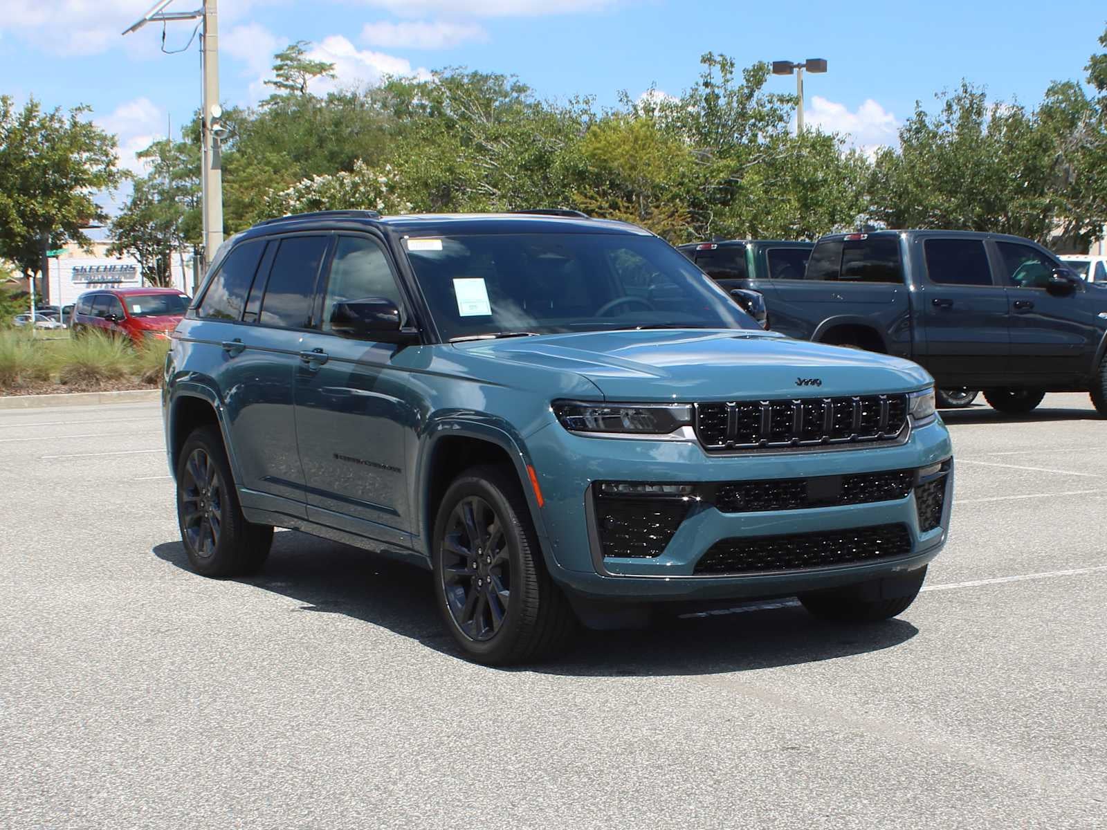 2026 Jeep Grand Cherokee Limited Reserve 4x4's photo