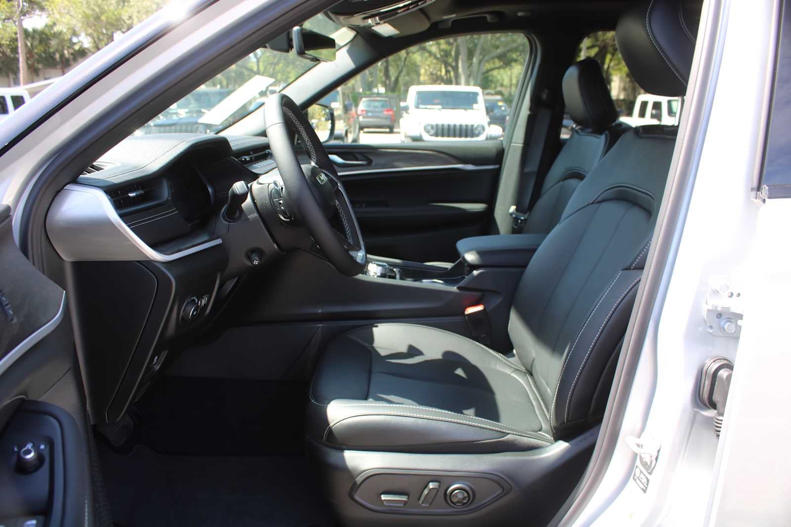 2026 Jeep Grand Cherokee Limited Reserve