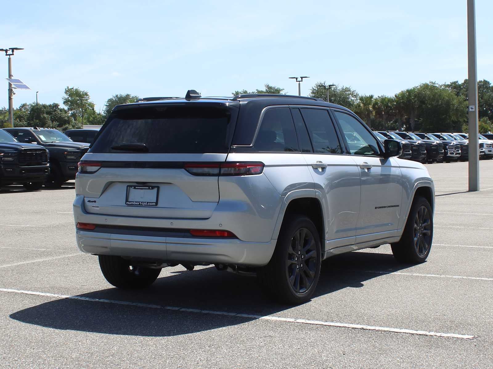 2026 Jeep Grand Cherokee Limited Reserve