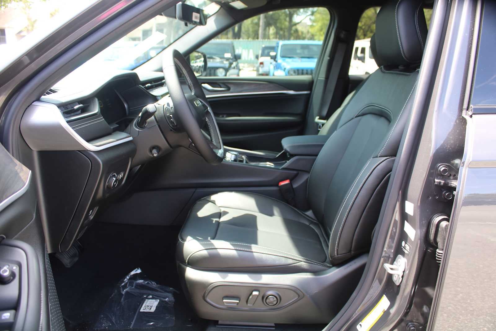 2026 Jeep Grand Cherokee Limited Reserve