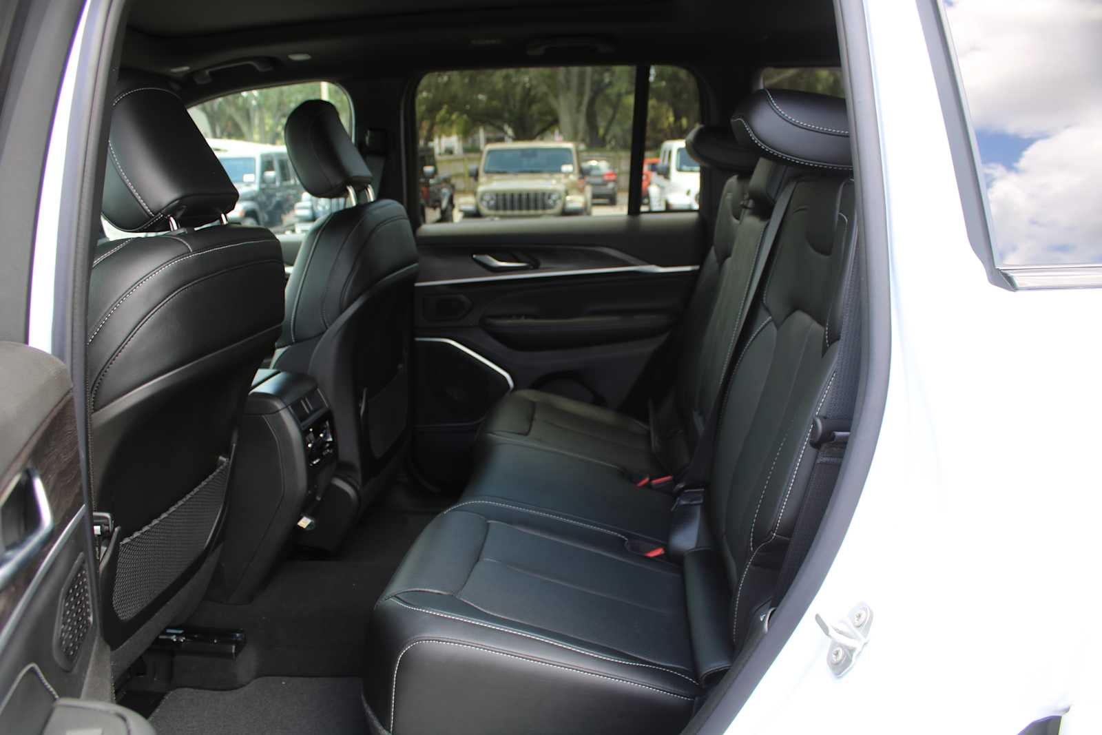2026 Jeep Grand Cherokee Limited Reserve