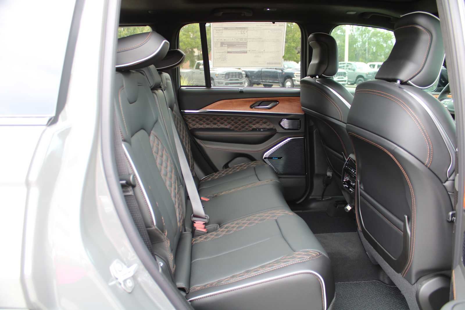 2027 Jeep Grand Cherokee Summit