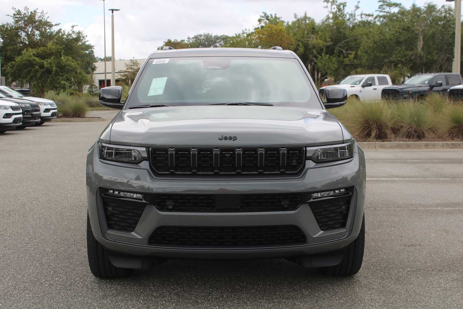 2027 Jeep Grand Cherokee Summit