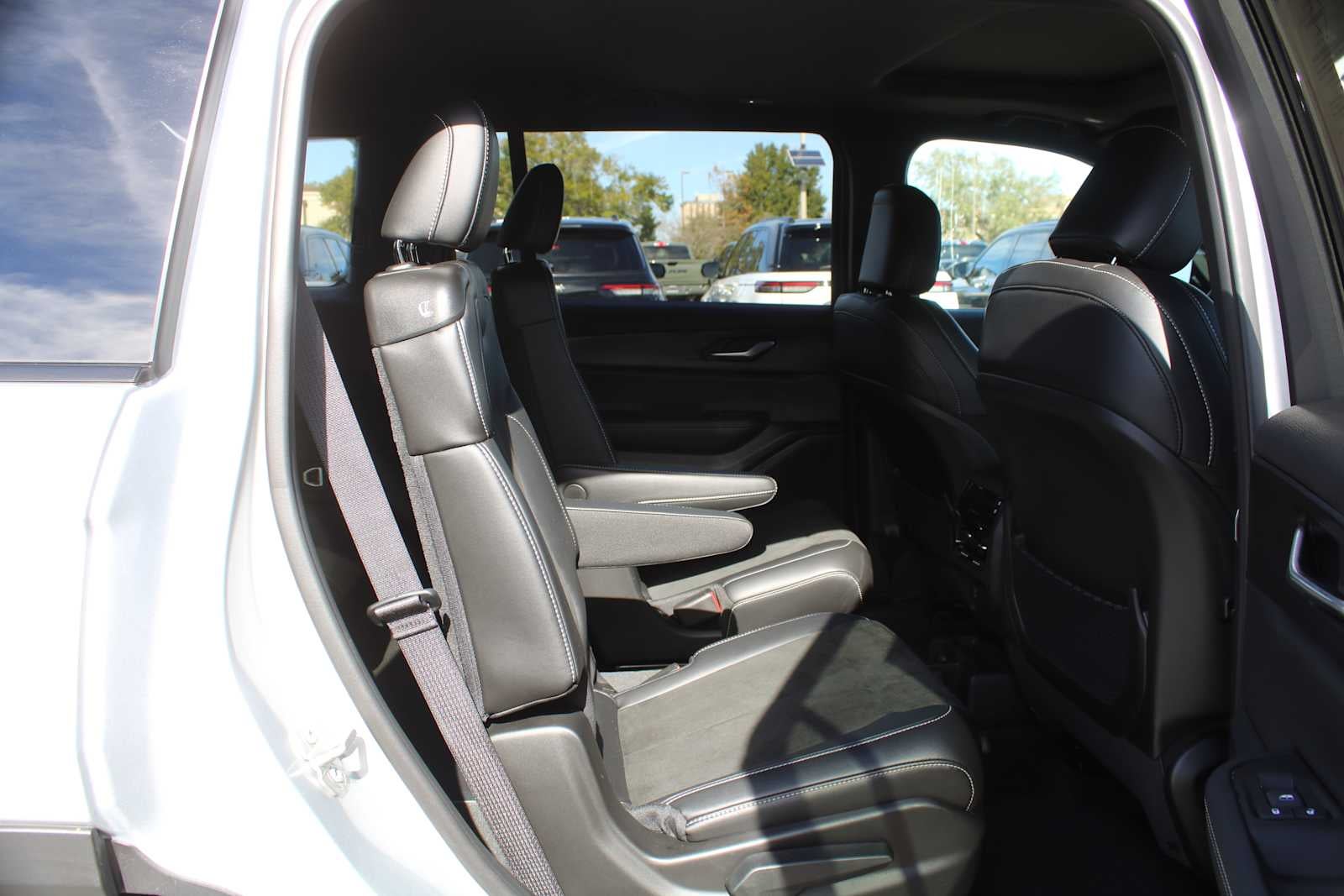 2025 Jeep Grand Cherokee L Altitude X 4x2