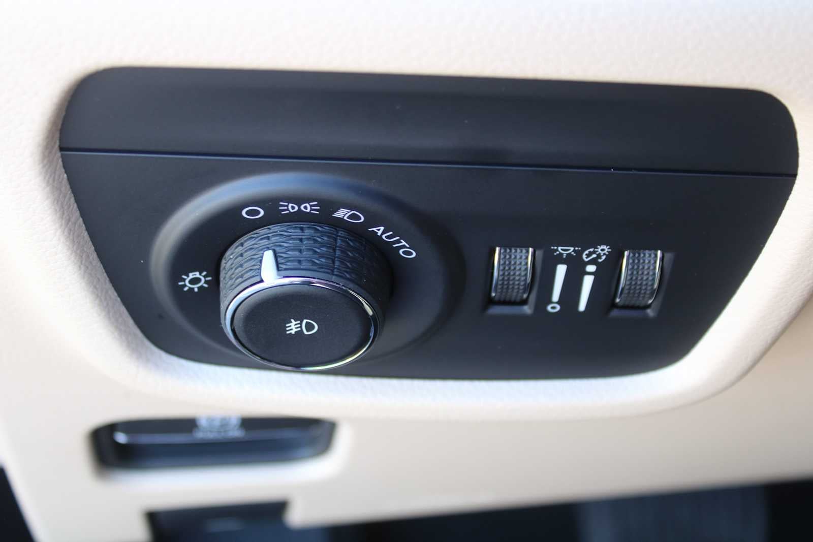 2025 Jeep Grand Cherokee GRAND CHEROKEE L LIMITED 4X2