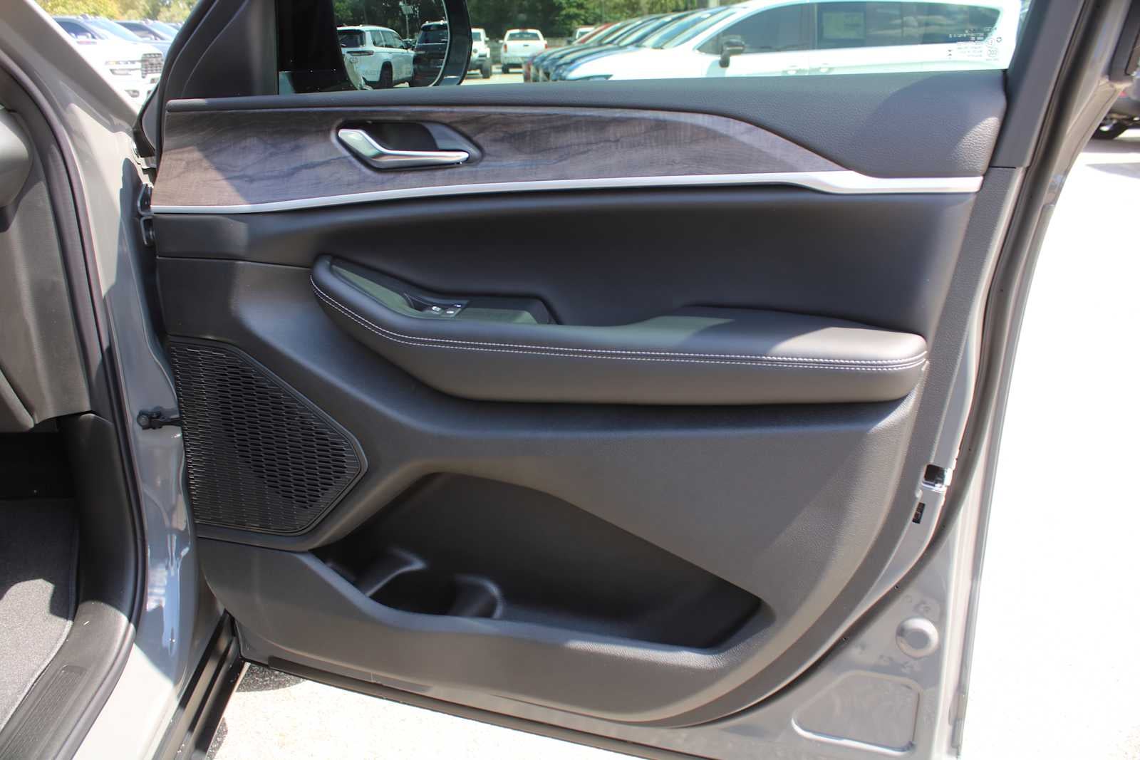 2027 Jeep Grand Cherokee L Limited