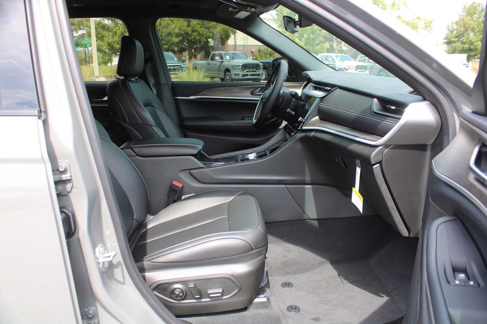 2027 Jeep Grand Cherokee L Limited