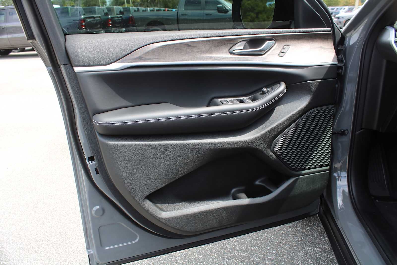 2027 Jeep Grand Cherokee L Limited