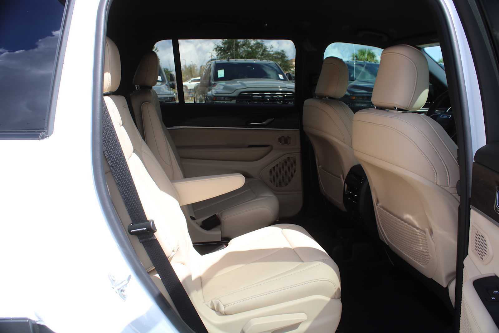 2027 Jeep Grand Cherokee L Limited