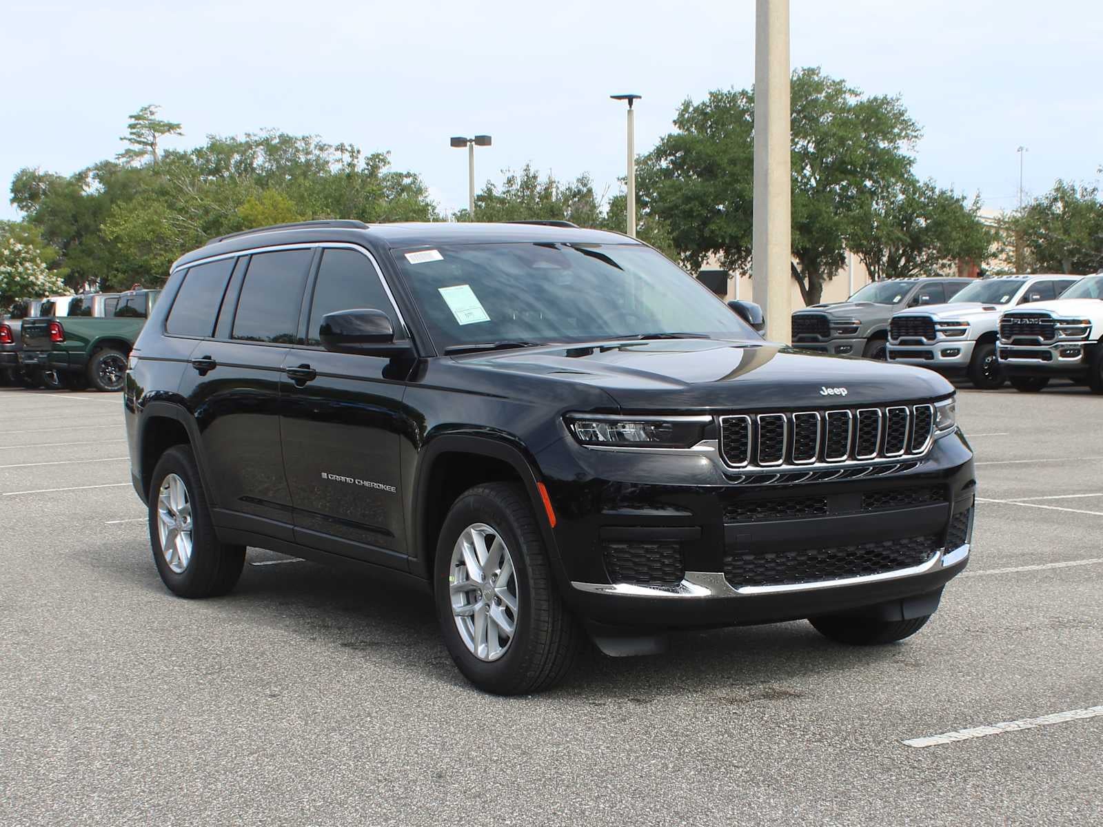 2026 Jeep Grand Cherokee L Laredo X 4x4's photo