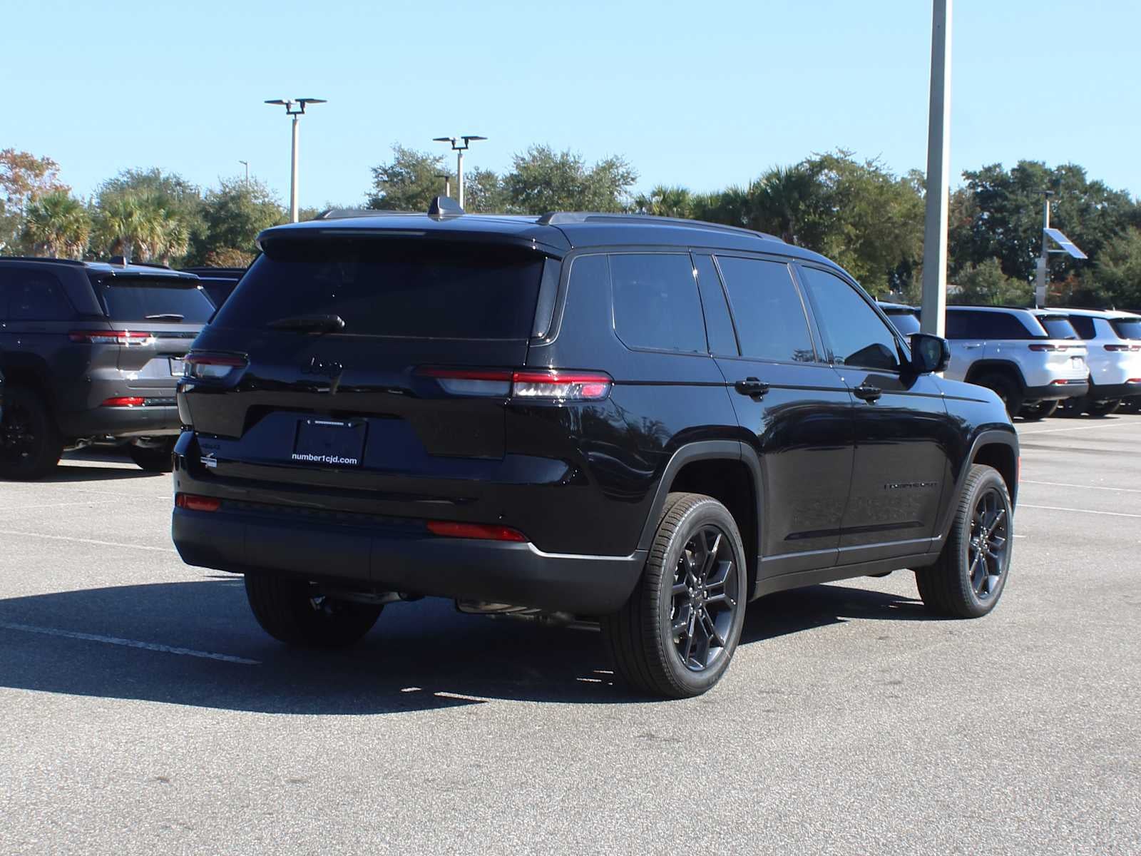 2025 Jeep Grand Cherokee GRAND CHEROKEE L LIMITED 4X4