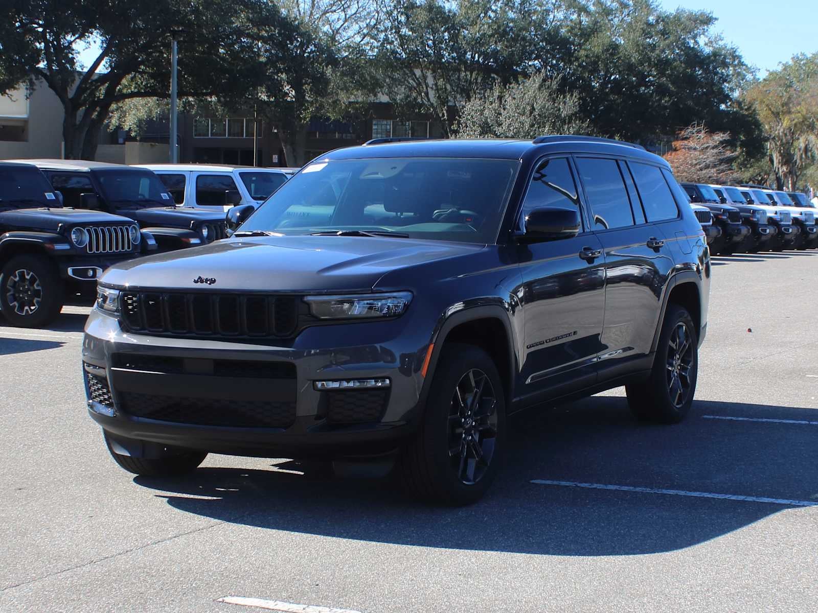 2025 Jeep Grand Cherokee GRAND CHEROKEE L LIMITED 4X4