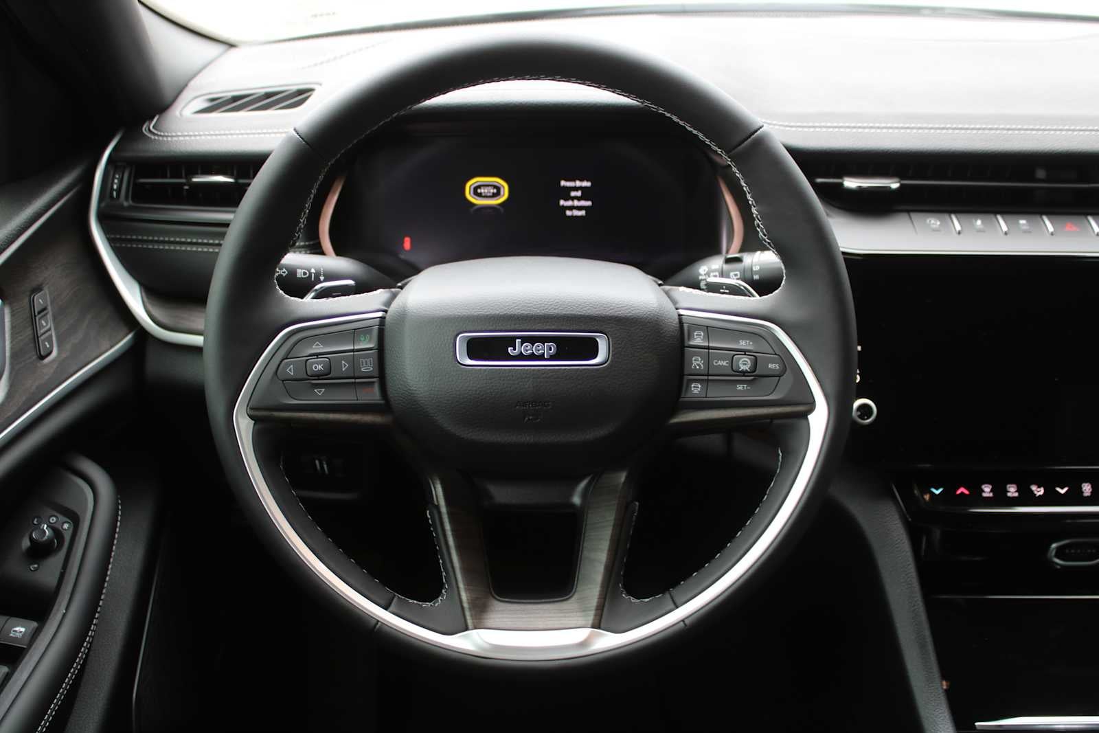 2027 Jeep Grand Cherokee L Limited Reserve