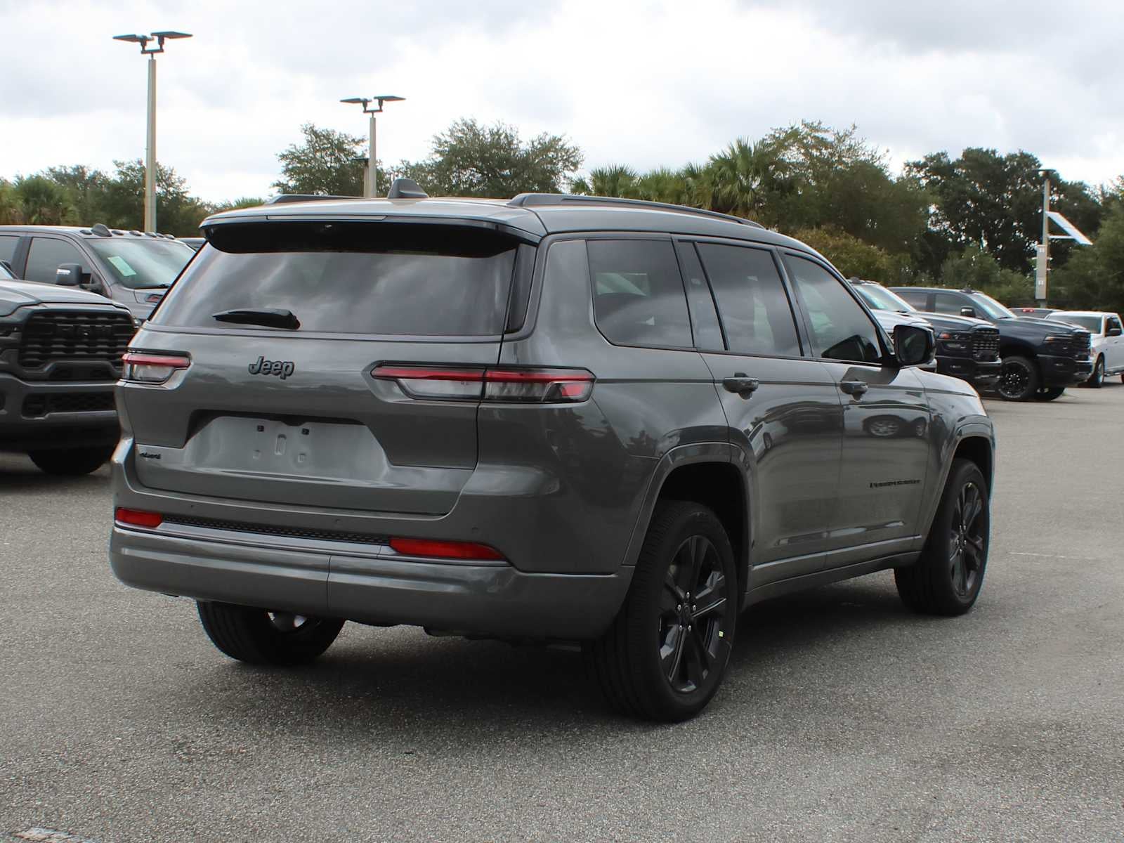 2027 Jeep Grand Cherokee L Limited Reserve