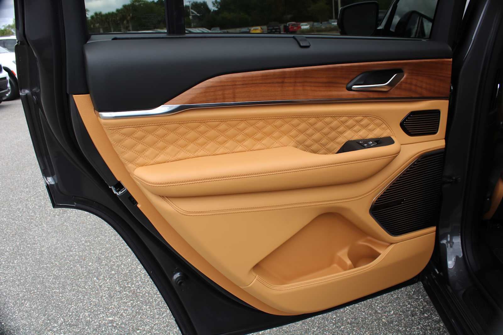 2025 Jeep Grand Cherokee GRAND CHEROKEE L SUMMIT RESERVE 4X4