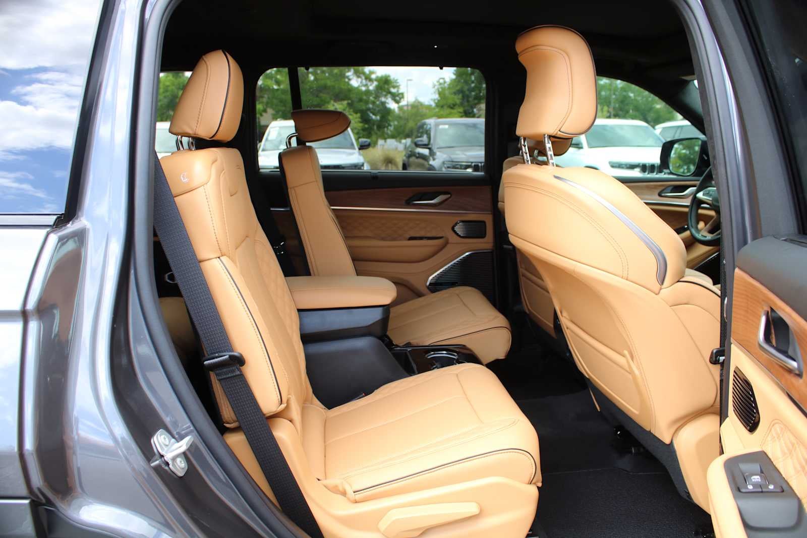 2025 Jeep Grand Cherokee GRAND CHEROKEE L SUMMIT RESERVE 4X4