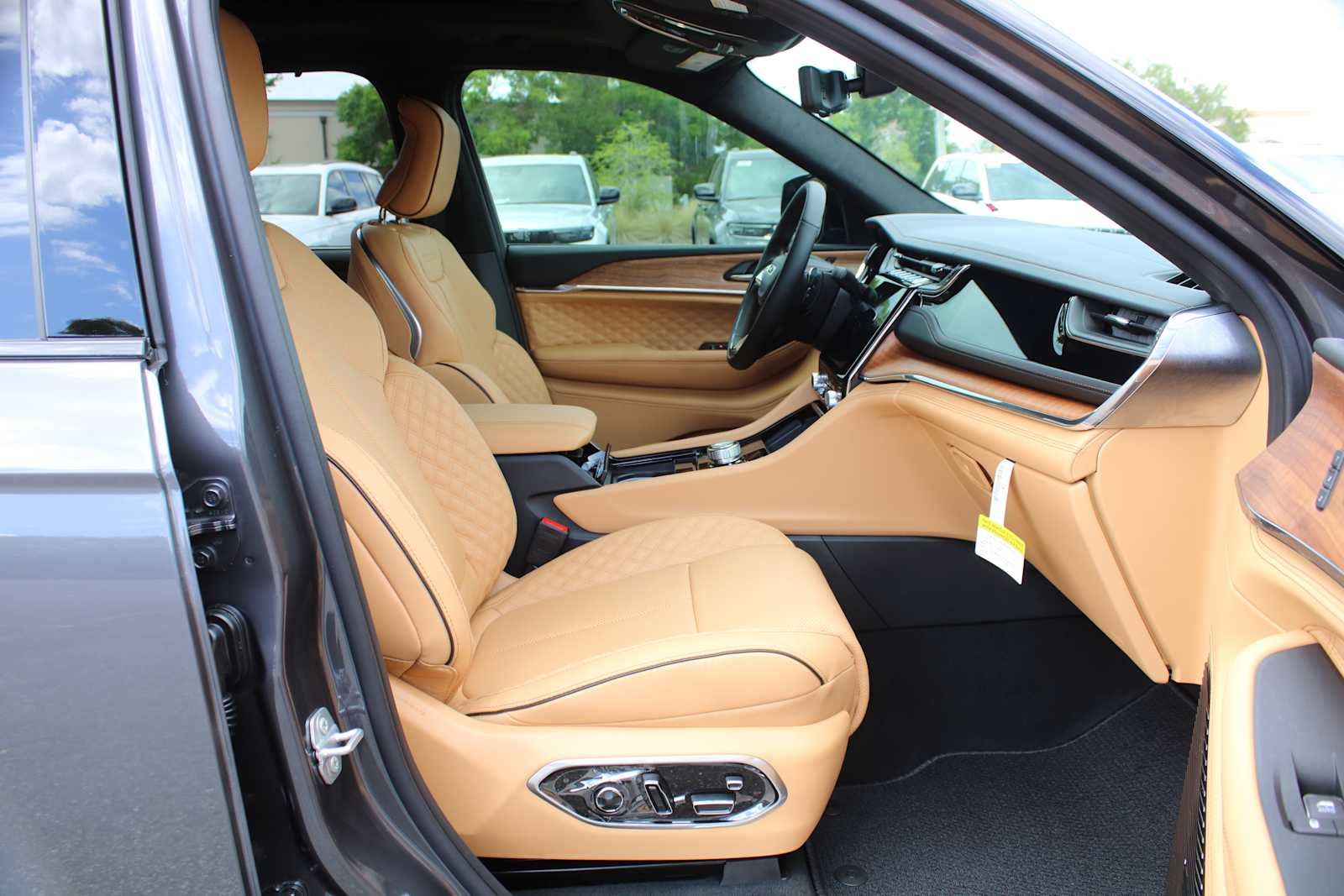 2025 Jeep Grand Cherokee GRAND CHEROKEE L SUMMIT RESERVE 4X4