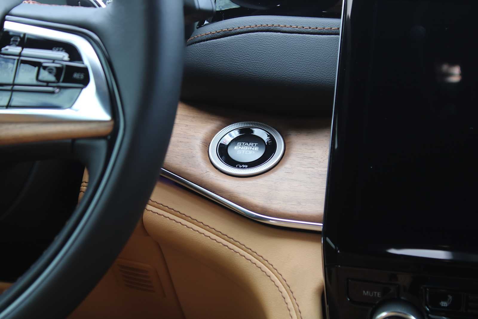 2025 Jeep Grand Cherokee GRAND CHEROKEE L SUMMIT RESERVE 4X4