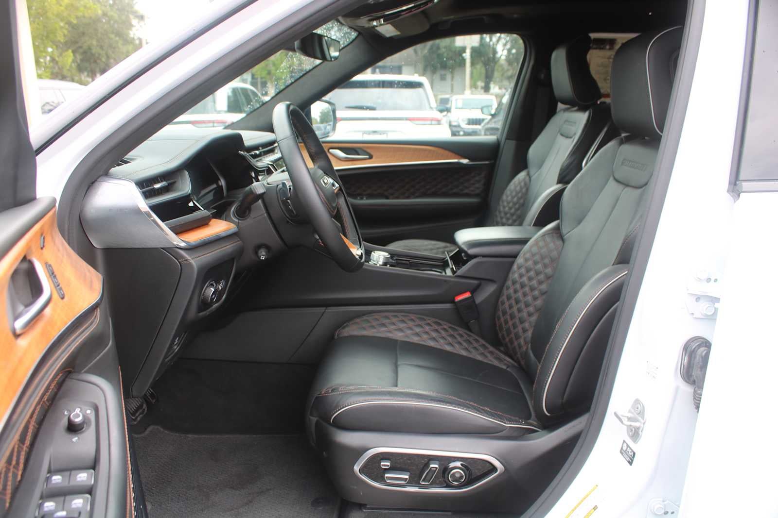 2025 Jeep Grand Cherokee L Summit Reserve