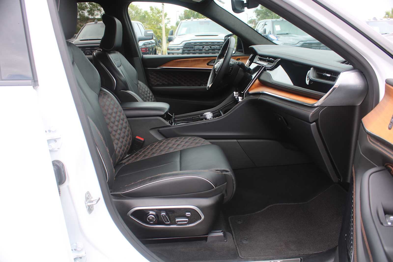 2025 Jeep Grand Cherokee L Summit Reserve