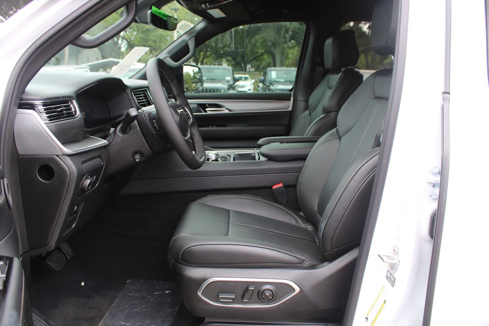 2026 Jeep Grand Wagoneer L 4x2
